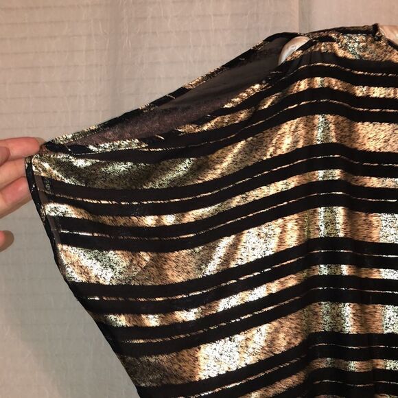 BCX S Batwing Cold Shoulder Crew Neck Metallic Black Gold Horizontal Stripe - Picture 9 of 10